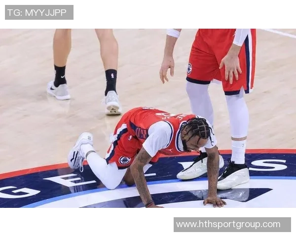 乌布雷因膝盖外侧副韧带受伤缺席明天对快船比赛将与专家会面确认伤情